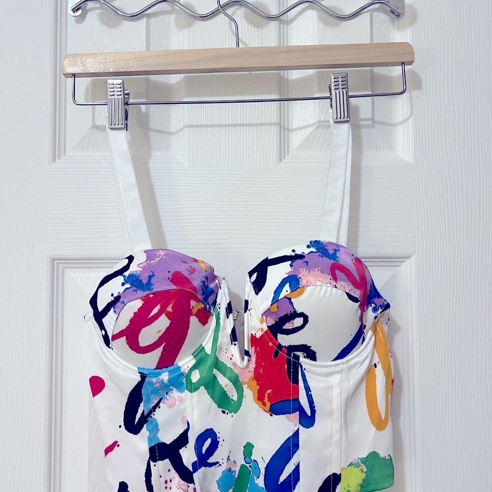 Graffiti Print Coset Crop Top